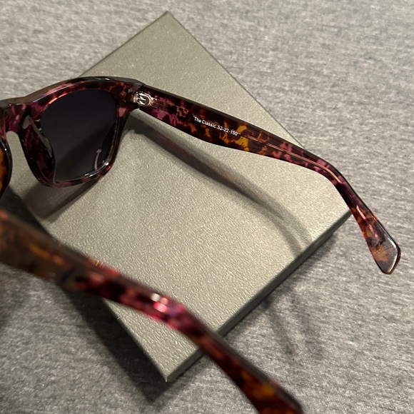 Prive Revaux Unisex The Classic Polarized Sunglasses, Brown/Pink Tortoise - Picture 7 of 10